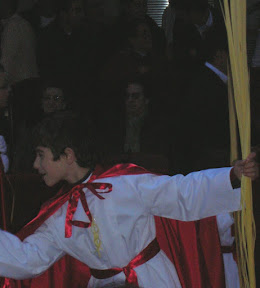 Hábito de los pequeños en la procesión de La Borriquita de Pozoblanco. Foto: Pozoblanco News